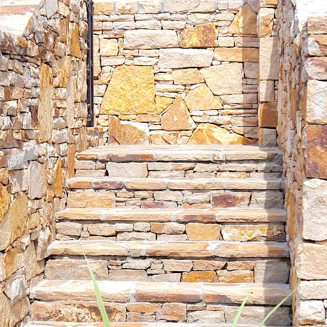 veneer & building stone, boulder look stone company.